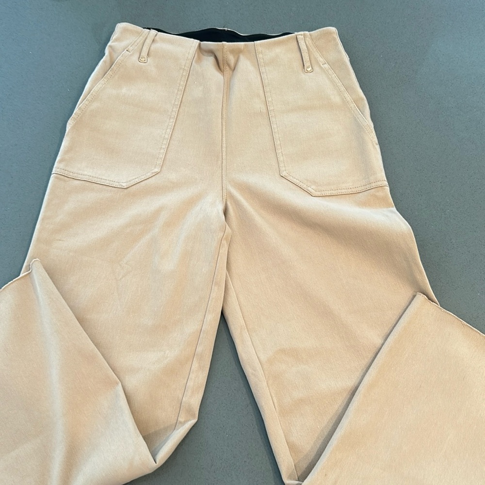 Brand new with tags, lysse stretch short pants